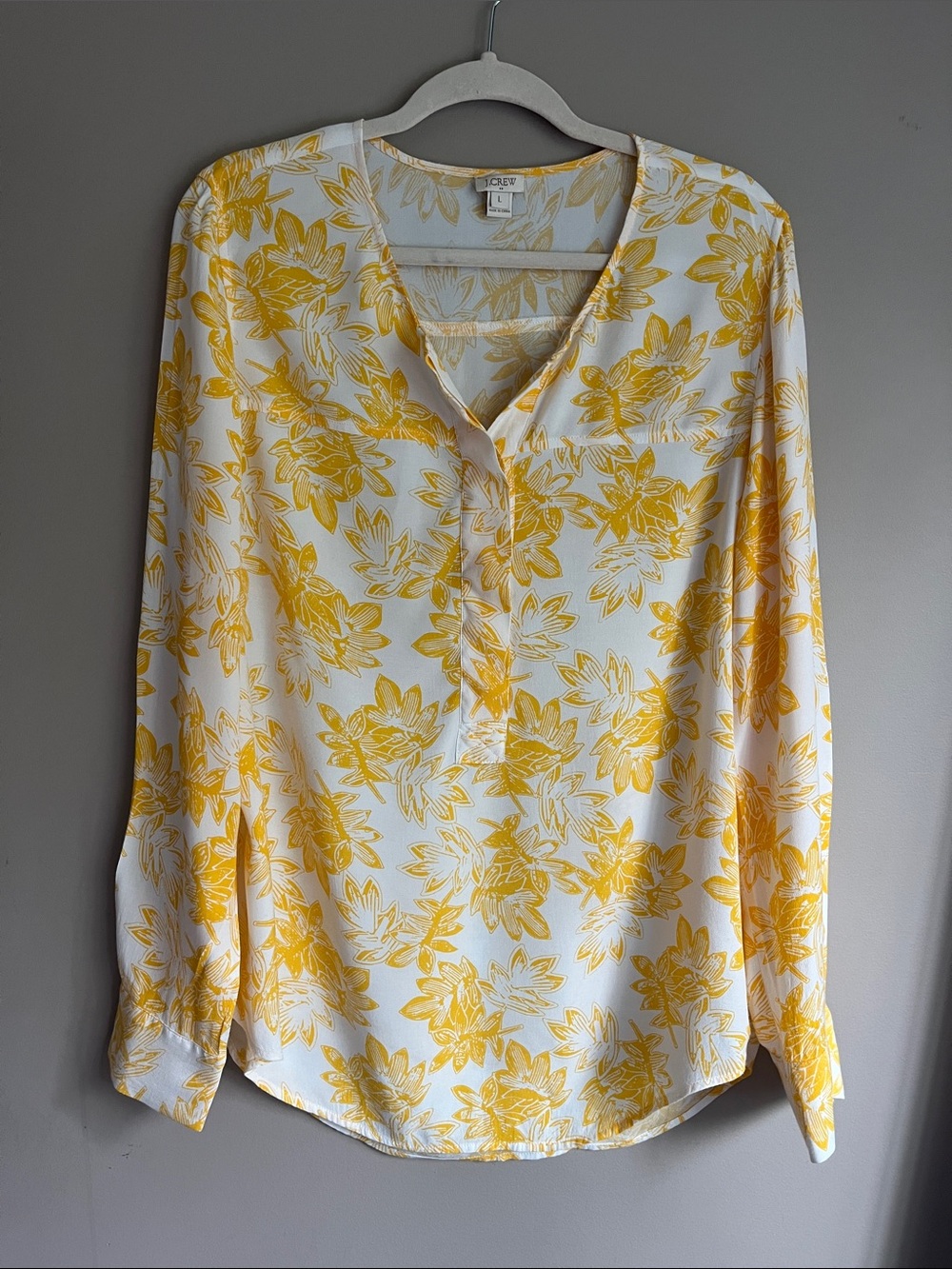 J Crew white/yellow floral long sleeve button down Henley blouse size large